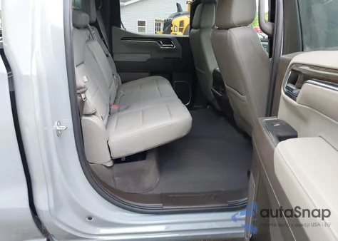 2024 Chevrolet Silverado 1500 4Wd Short Bed Rst z USA, uszkodzony, nr VIN 1GCUDEE87RZ193564